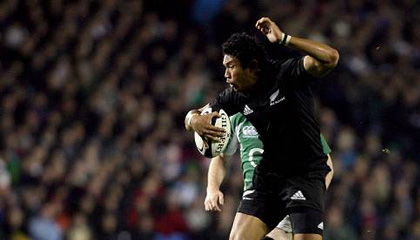 Casey Lualala in action for New Zealand during the 2005-2006 season