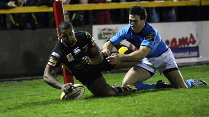 Aled Brew scores against Leinster