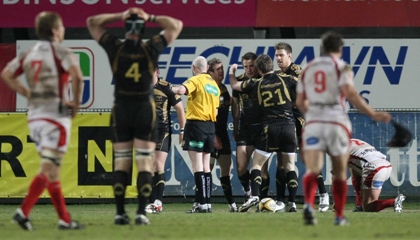 Tommy Bowe scores for the Ospreys