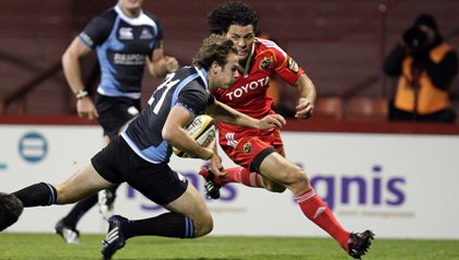 Ruaridh Jackson scores against Munster