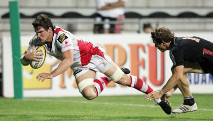 Robbie Diack stretches over to score Ulster's only try