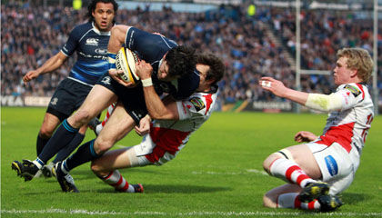 Shane Horgan charges over for his first try against Ulster