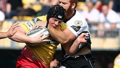 James Davies in action against Zebre