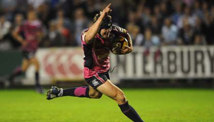 Leigh Halfpenny celebrates scoring his second half try
